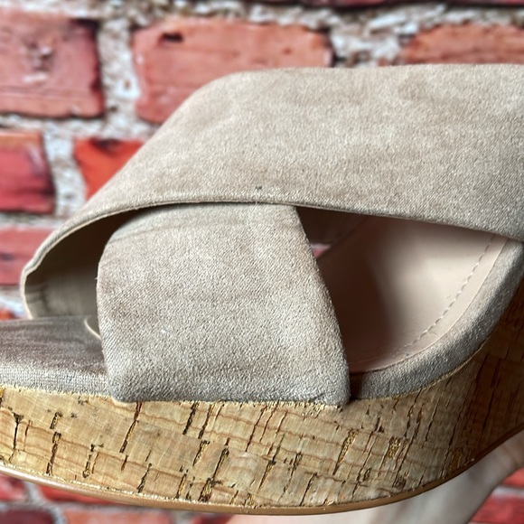 Tan Charles by Charles David Latrice Cork Wedge Criss-Cross Sandals - Picture 17 of 17